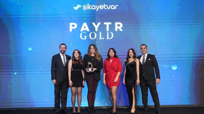 Ödülümüzü bu yıl, CEO’muz Merve Tezel, COO’muz Ercüment Demir ve Ekibi ile Satış Direktörümüz Bayram Ekinci’nin Destek Hizmetleri Müdürü Özlem Özmert, Şikayet Yönetimi Yöneticisi Gizem Mülayim Sayıtoğlu, Şikayet ve İtiraz Yönetimi Uzman Yardımcısı Ezgi Ateş ile birlikte katıldı.